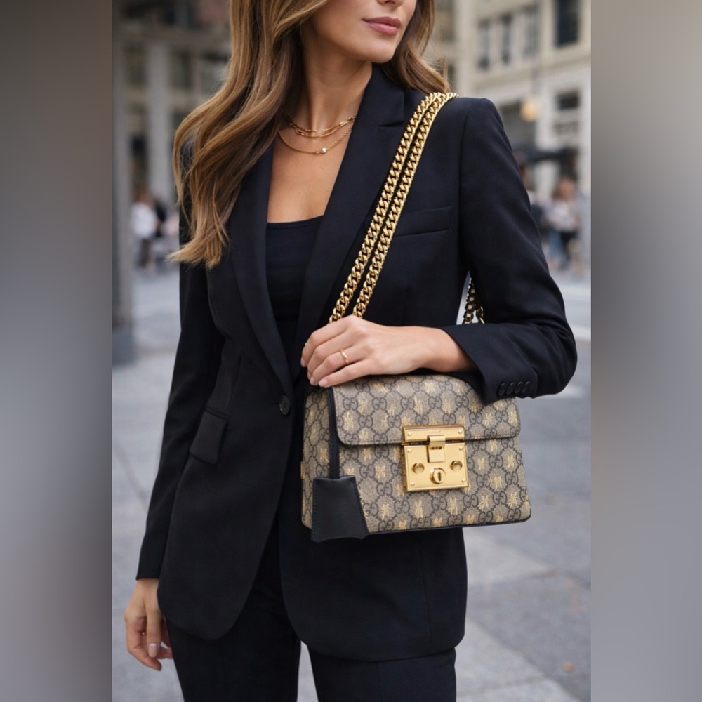 GUCCI Limited Edition GG Bee Supreme Monogram Shoulder Bag - Picture 2 of 11